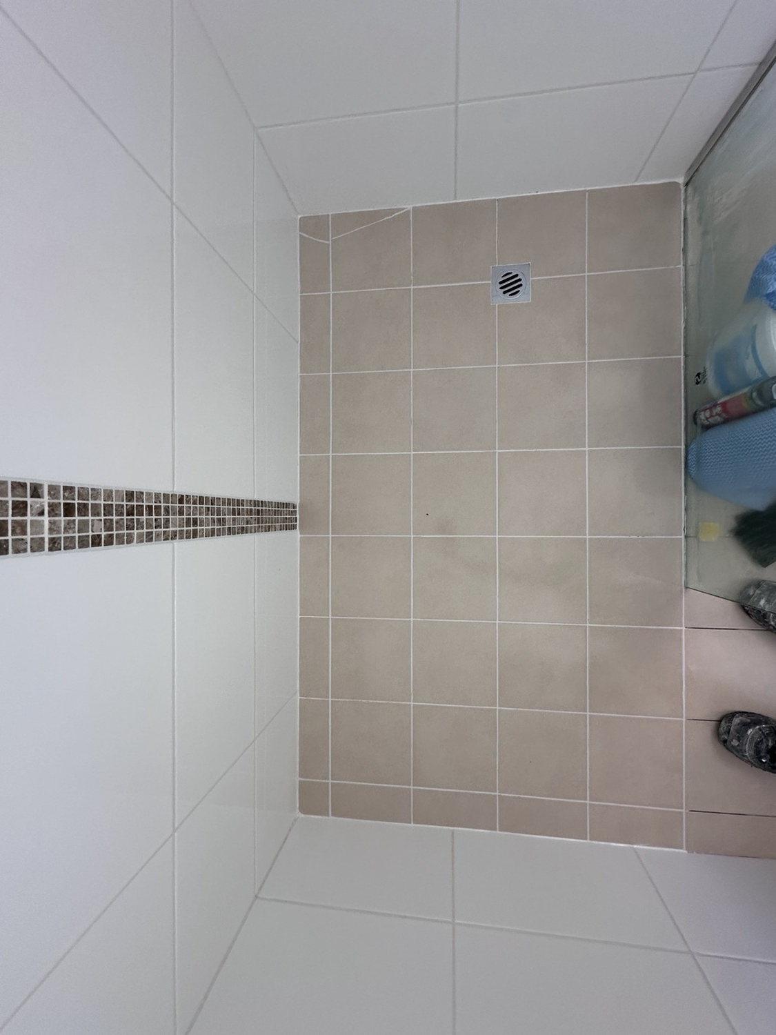 After view of light-tone shower floor